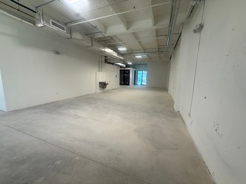 More Photos Of 591 NW 29th St, Miami Warehouse For Lease