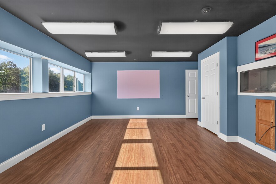 More Photos Of 1512 Garner Rd, Raleigh Warehouse For Lease