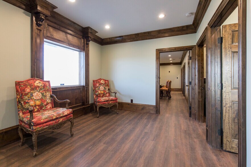 More Photos Of 636 W Tarrant Rd, Grand Prairie General Retail For Sale