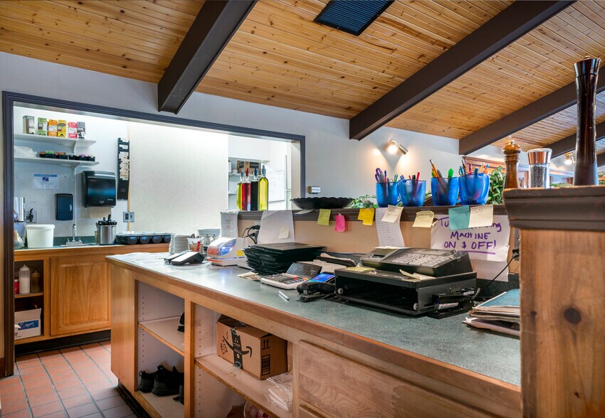 More Photos Of 3796 Us Highway 2 E, Kalispell Restaurant For Lease