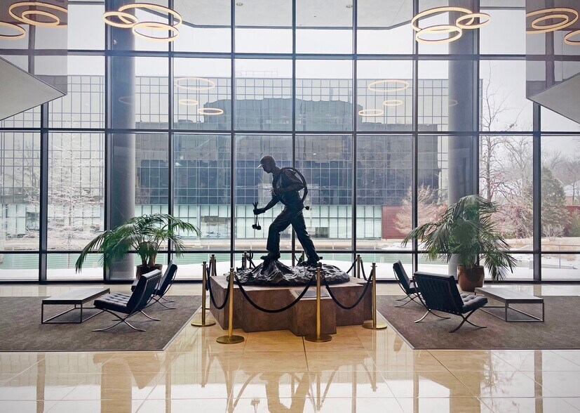 More Photos Of 8801 S Yale Ave, Tulsa Unknown For Lease