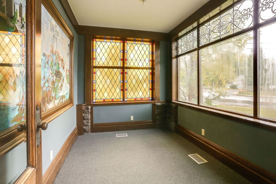 More Photos Of 4588 S Park Ave, Hamburg Office Residential For Sale