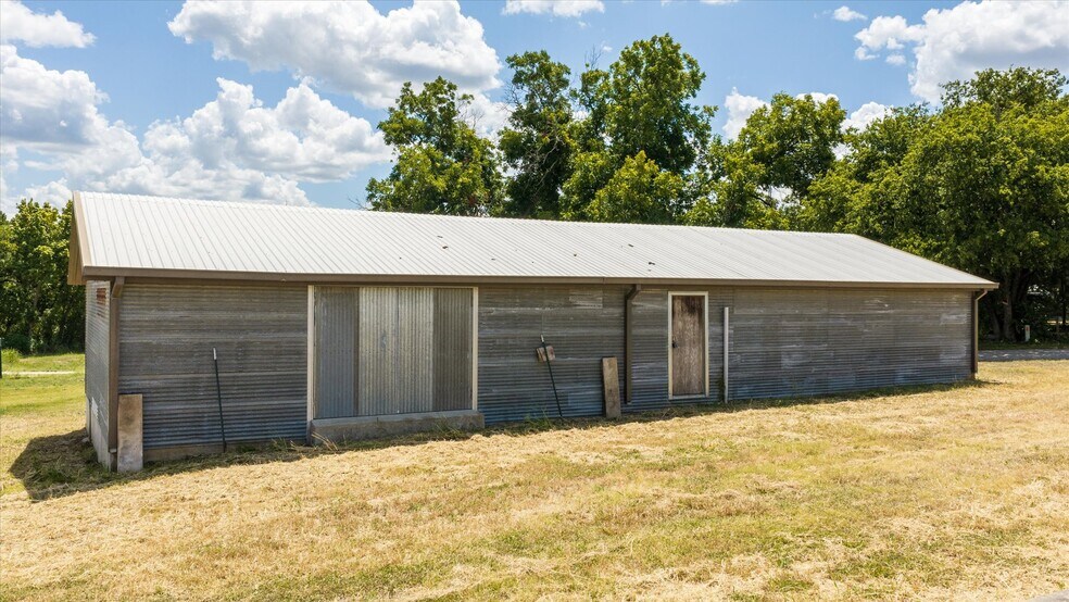 More Photos Of 301 S Main, Meridian Industrial For Sale