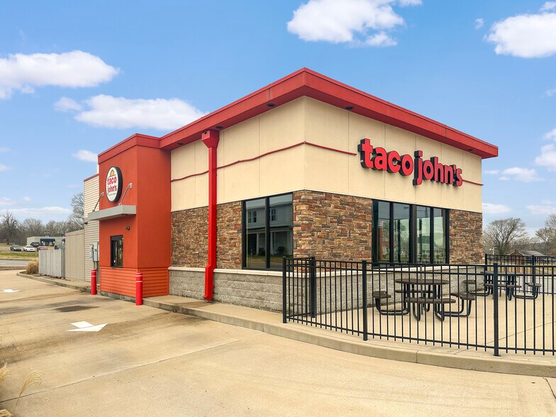 Primary Photo Of 415 Donelson Pkwy Pky, Dover Fast Food For Sale