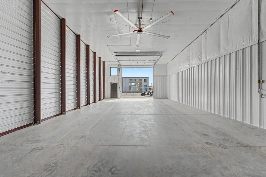 More Photos Of 25 Riverbluff Road, Ozark Self Storage For Lease