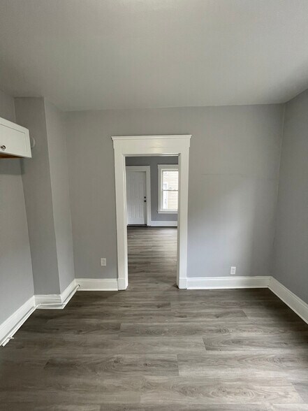 More Photos Of 1386 E 43rd St, Cleveland Specialty For Sale
