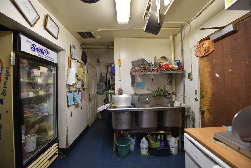 More Photos Of 1600 Hamilton Ave, Hamilton Storefront Retail Residential For Sale