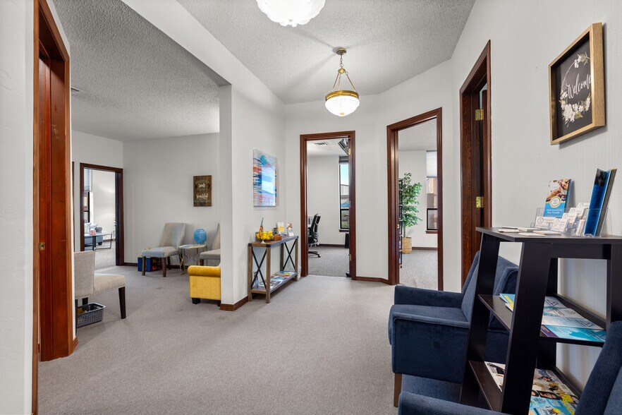 More Photos Of 17 2nd St E, Kalispell Storefront Retail Office For Sale