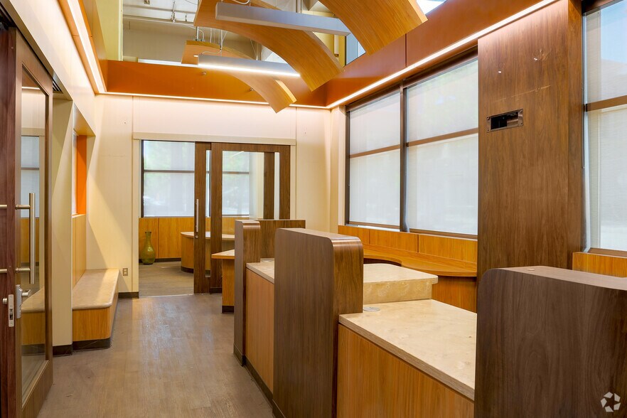 More Photos Of 100 S 2nd St, San Jose Supermarket For Lease