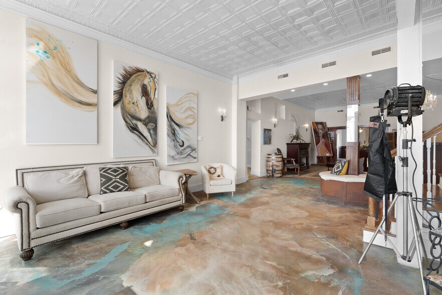 More Photos Of 108 Cumberland St E, Cowan Specialty For Sale