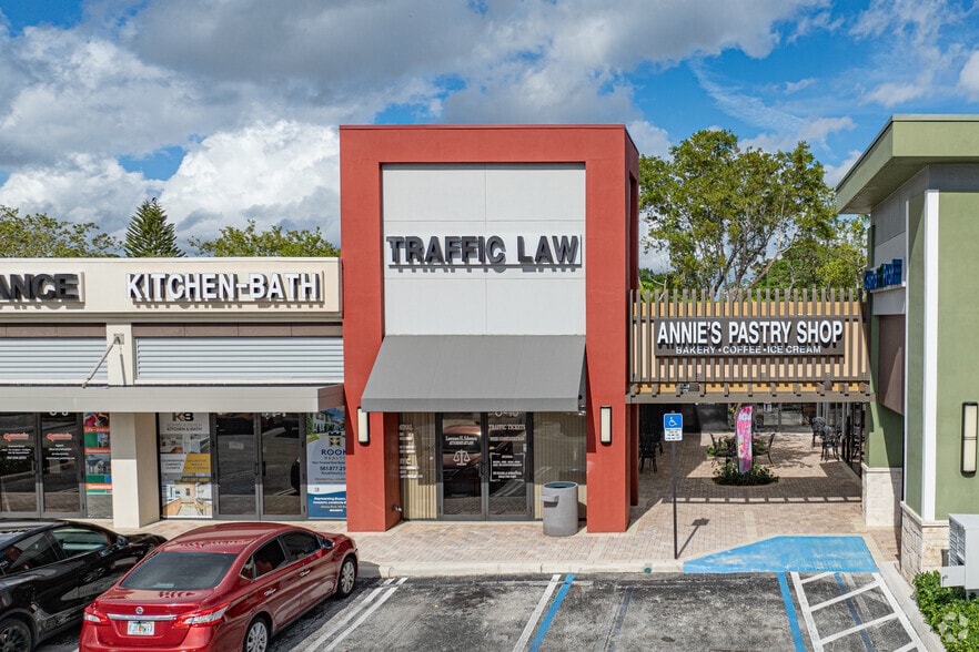 More Photos Of 1301 W Boynton Beach Blvd, Boynton Beach General Retail For Lease