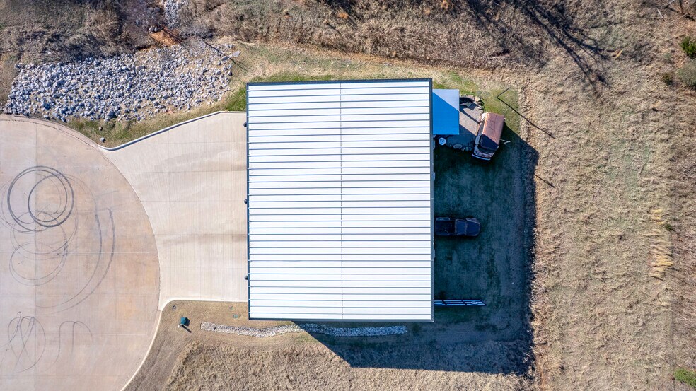 More Photos Of 6679 Prosper Rd, Edmond Showroom For Lease