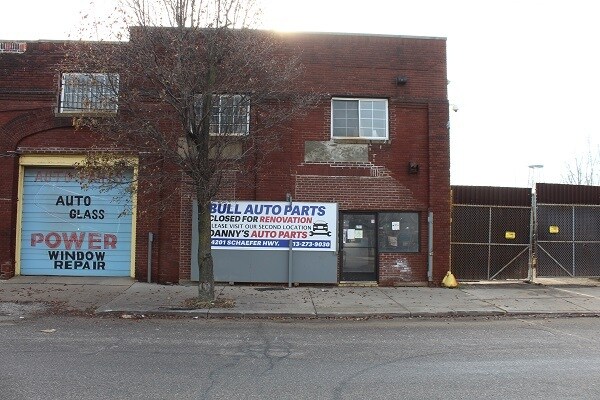 More Photos Of 2715 W Warren Ave, Detroit Auto Salvage Facility For Sale