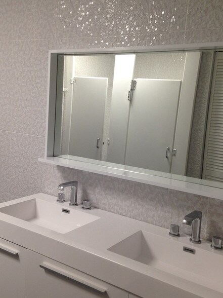 More Photos Of 189 Elm St, Westfield Medical For Lease