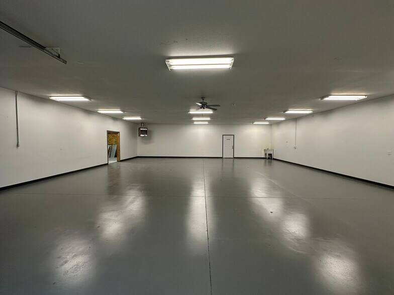 More Photos Of 4039 Us-93 Hwy, Stevensville Freestanding For Lease