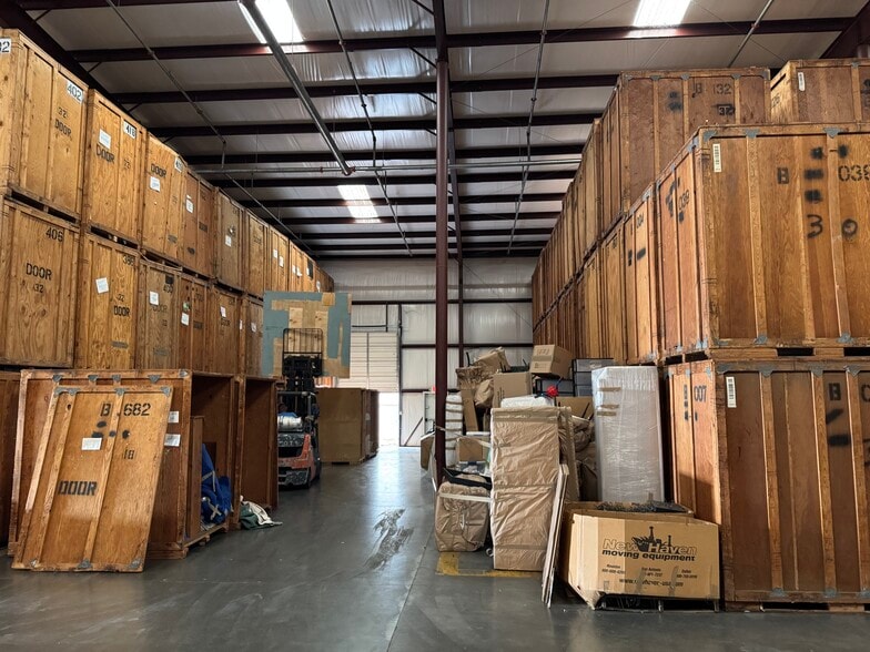 More Photos Of 1700 S Eastern Ave, Oklahoma City Warehouse For Lease