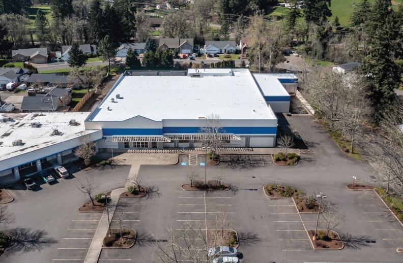 More Photos Of 1405 N 99 Hwy, Cottage Grove Supermarket For Sale