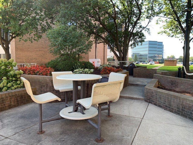 More Photos Of 9101 N Wesleyan Rd, Indianapolis Office For Lease