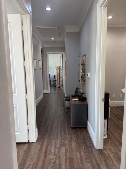 More Photos Of 11007 Northpointe Blvd, Tomball Medical For Sale