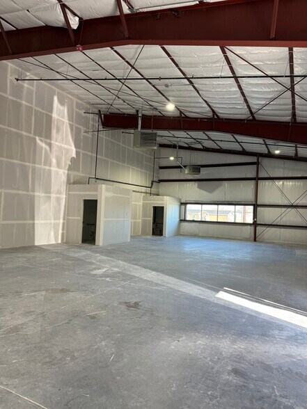 More Photos Of 7879 N Virginia St, Reno Light Distribution For Lease