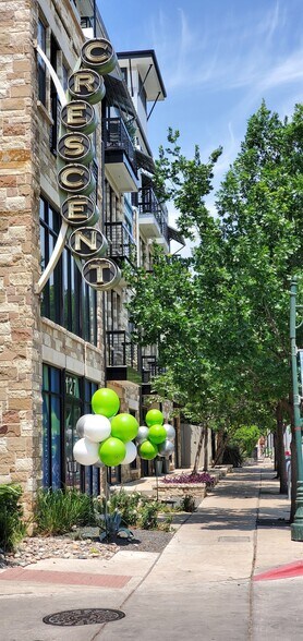 More Photos Of 127 E Riverside Dr, Austin Apartments For Lease