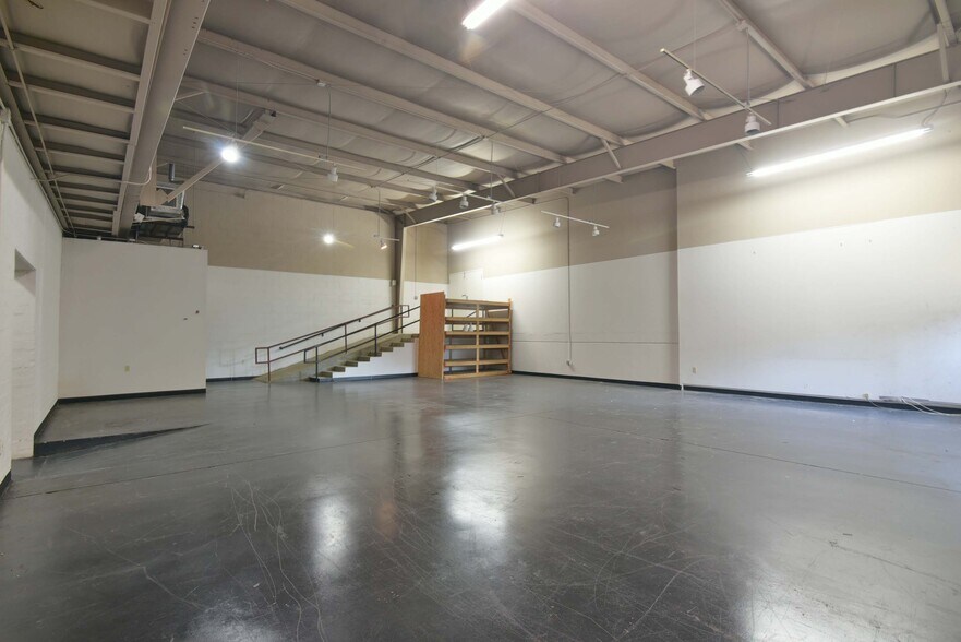 More Photos Of 511 W Broad Ave, Albany General Retail For Sale
