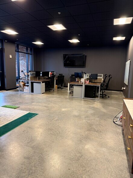 More Photos Of 5009 W Broad St, Sugar Hill General Retail For Lease