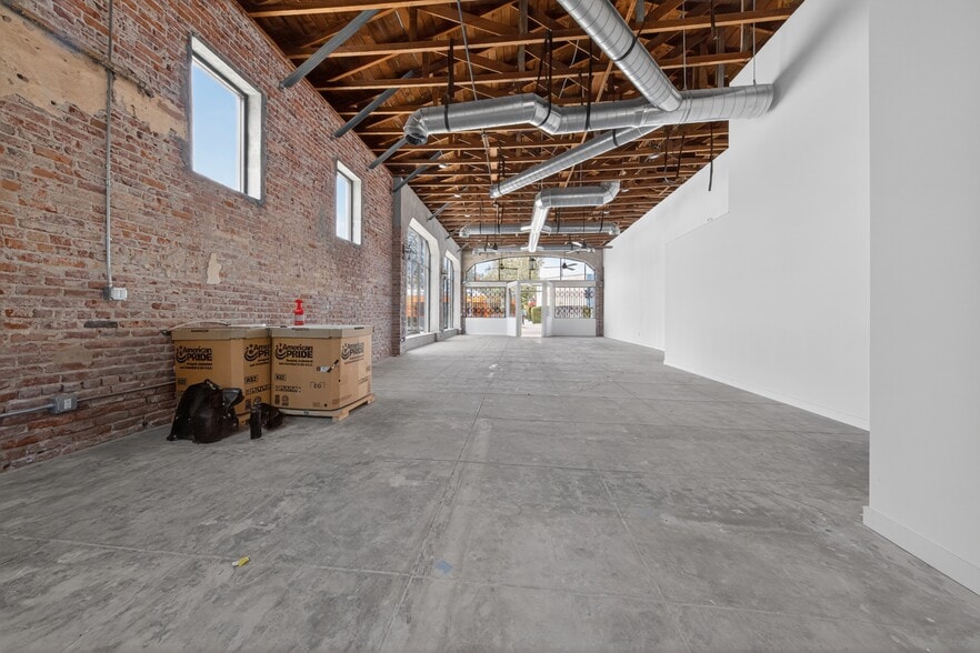 More Photos Of 2916-2927 W Vernon Ave, Los Angeles Storefront Retail Office For Lease