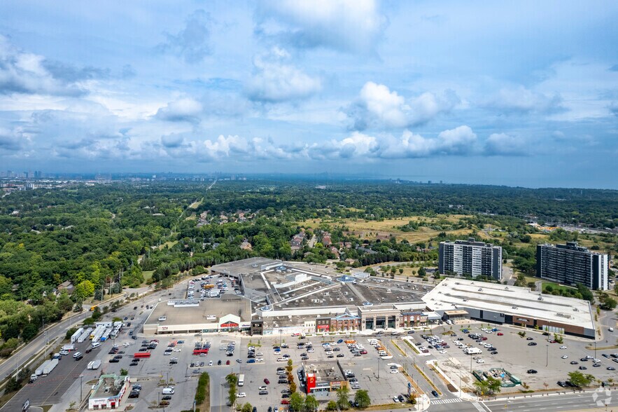 More Photos Of 2225 Erin Mills Pky, Mississauga Storefront For Lease