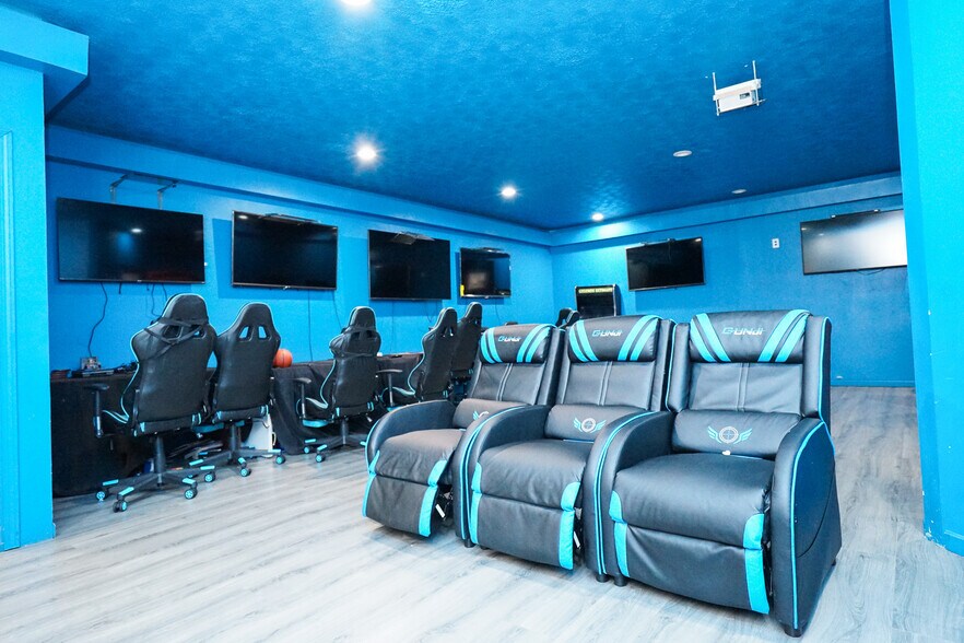 More Photos Of 3017-3019 Belmont Ave, Youngstown Office For Sale