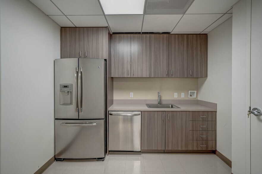 More Photos Of 1101 14th St NW, Washington Office For Lease