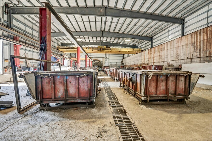 More Photos Of 41 Padanaram Rd, Danbury Manufacturing For Sale