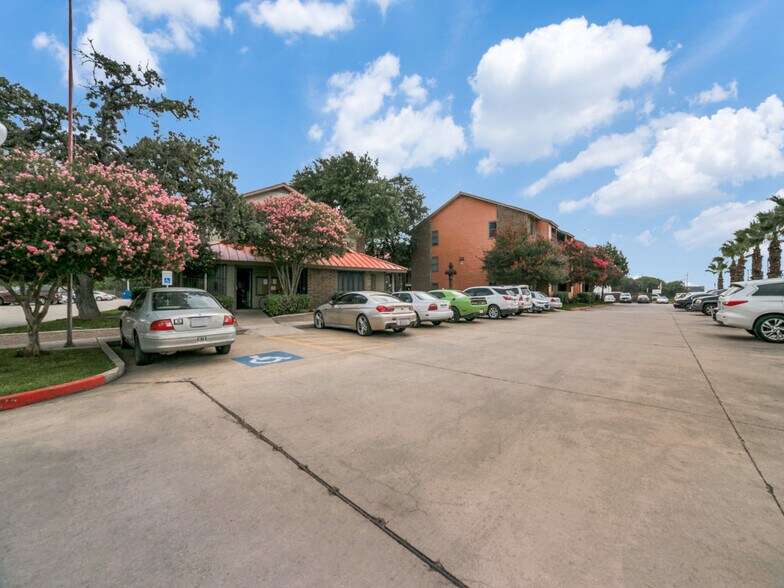 More Photos Of 7737 Skolout St, San Antonio Apartments For Sale