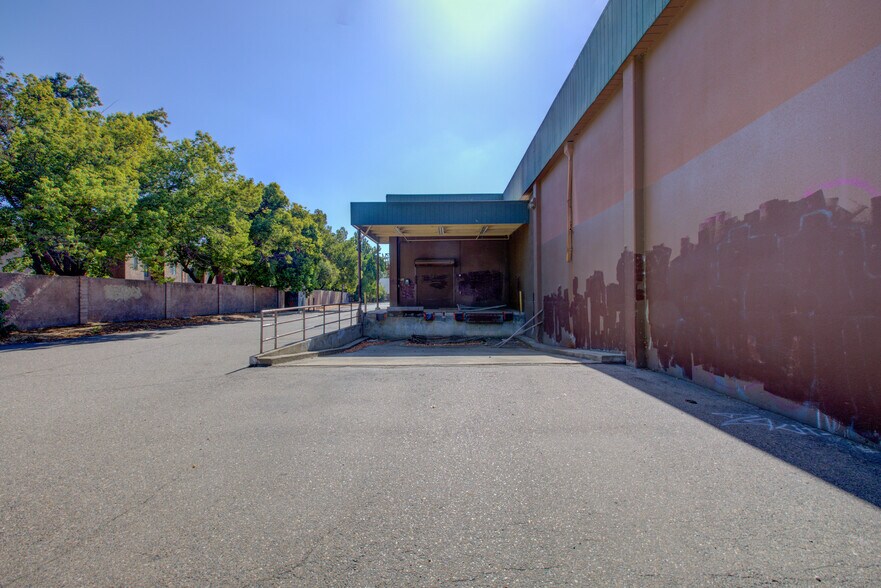 More Photos Of 2800 Sisk Rd, Modesto Storefront For Sale