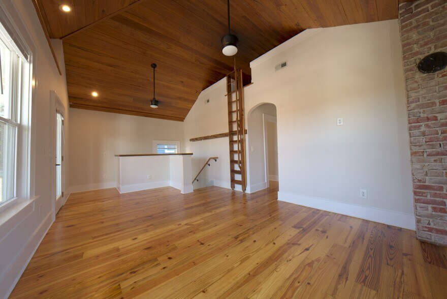 More Photos Of 787 Meeting St, Charleston Office Residential For Lease