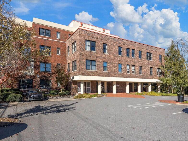 Primary Photo Of 53 S French Broad Ave, Asheville Medical For Lease