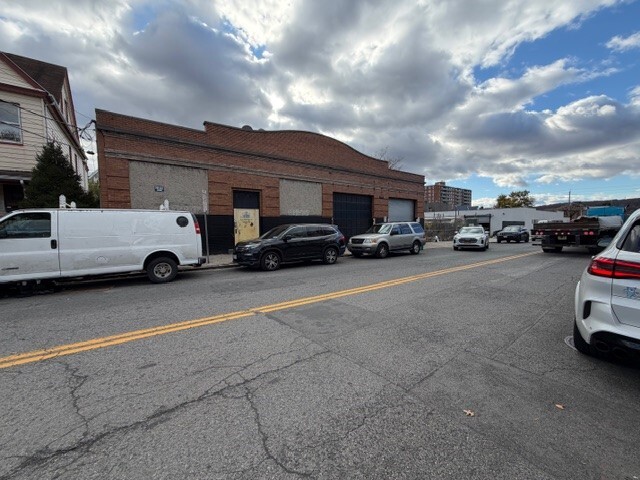 More Photos Of 116 Ludlow St, Yonkers Warehouse For Sale