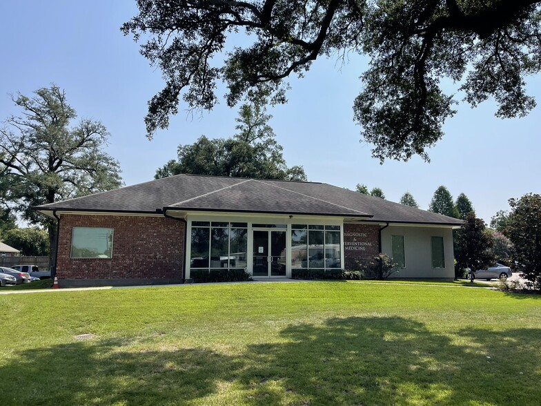 Primary Photo Of 15475 Airline Hwy, Baton Rouge Medical For Lease