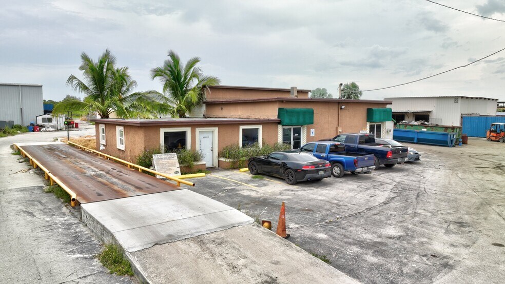More Photos Of 17250 SW Railroad Ave, Indiantown Manufacturing For Sale