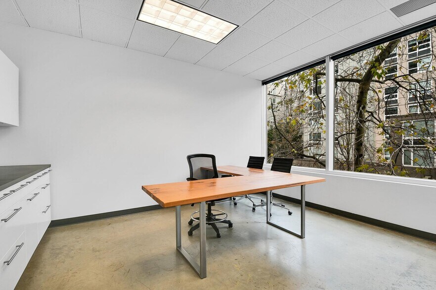 More Photos Of 2727 Western Ave, Seattle Loft Creative Space For Lease