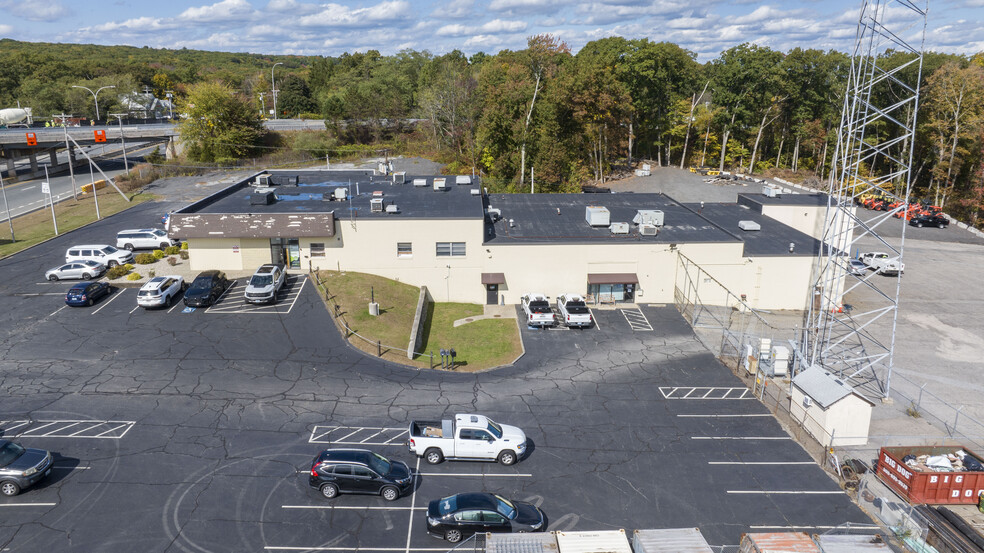 More Photos Of 1320 Eddie Dowling Hwy, Lincoln Showroom For Sale