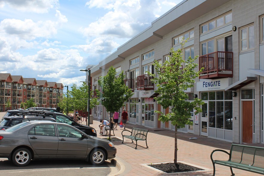 More Photos Of 3127 Principale Av, Dieppe General Retail For Lease