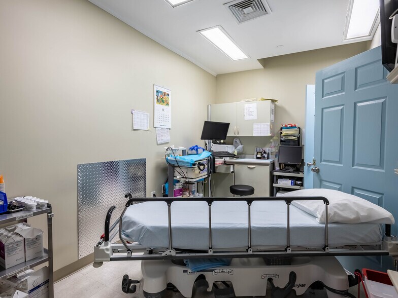 More Photos Of 15011 Northern Blvd, Flushing Apartments For Sale