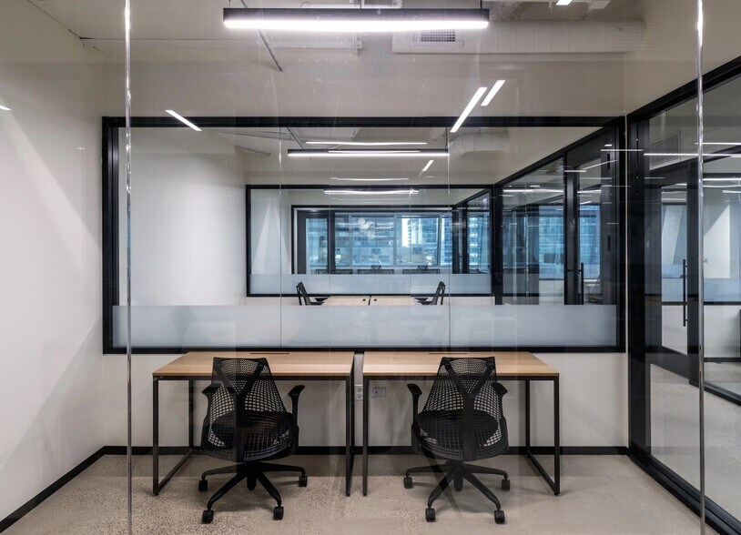 More Photos Of 500 W Madison St, Chicago Coworking Space