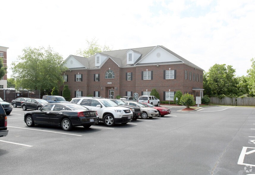 More Photos Of 2929 Breezewood Ave, Fayetteville Office For Sale