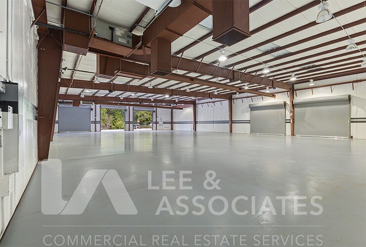 More Photos Of 88 E Broad St, Winter Garden Flex For Sale