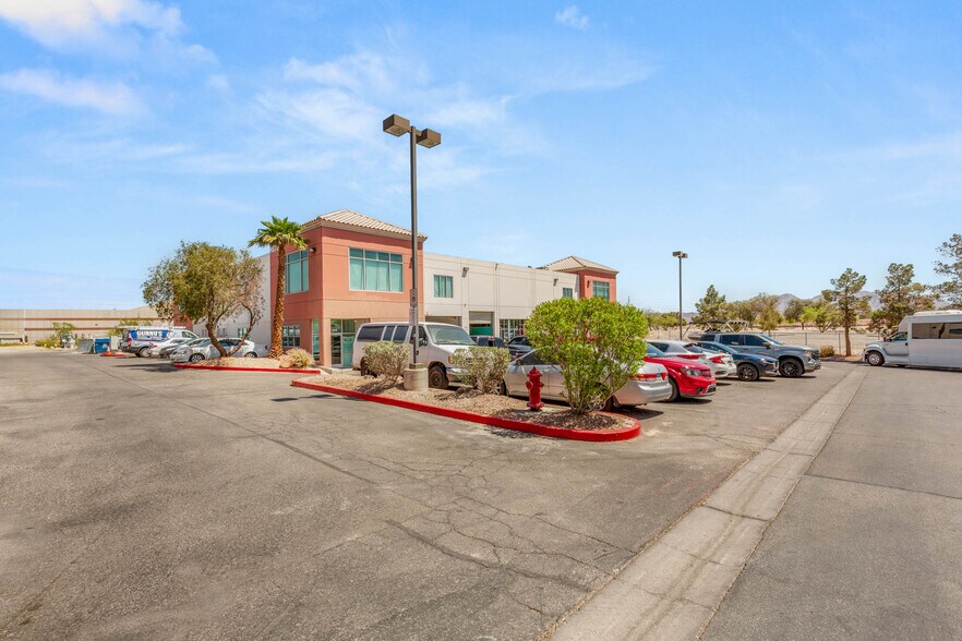 More Photos Of 4570 Donovan Way, North Las Vegas Light Distribution For Sale