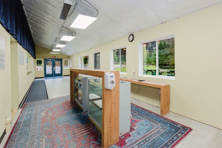 More Photos Of 4560 SE Mile Hill Dr, Port Orchard Freestanding For Sale