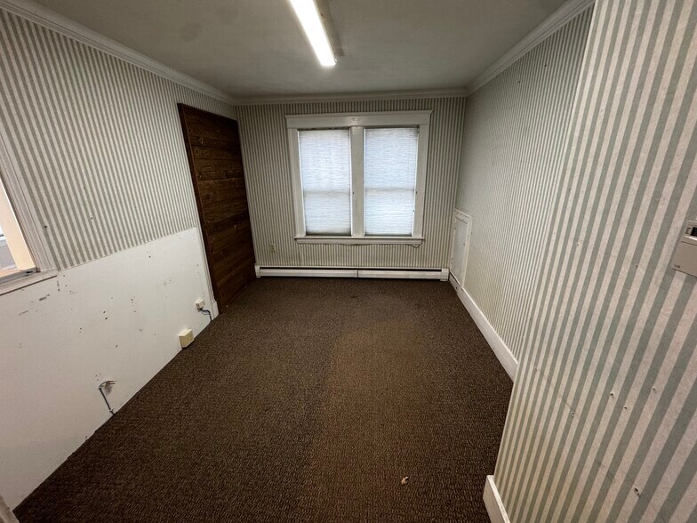 More Photos Of 152 Russell St, Worcester Office Residential For Lease