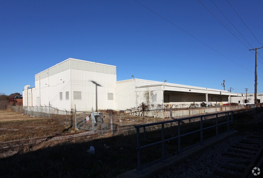 More Photos Of 910 10th St, Plano Warehouse For Sale